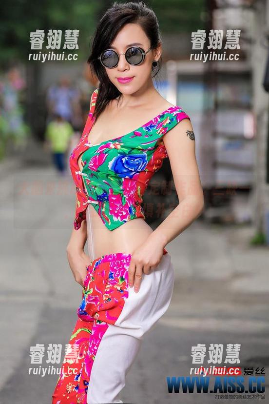 大胆来挑战爱丝的新春定制作品，三缺一，让我们一起填补空白！