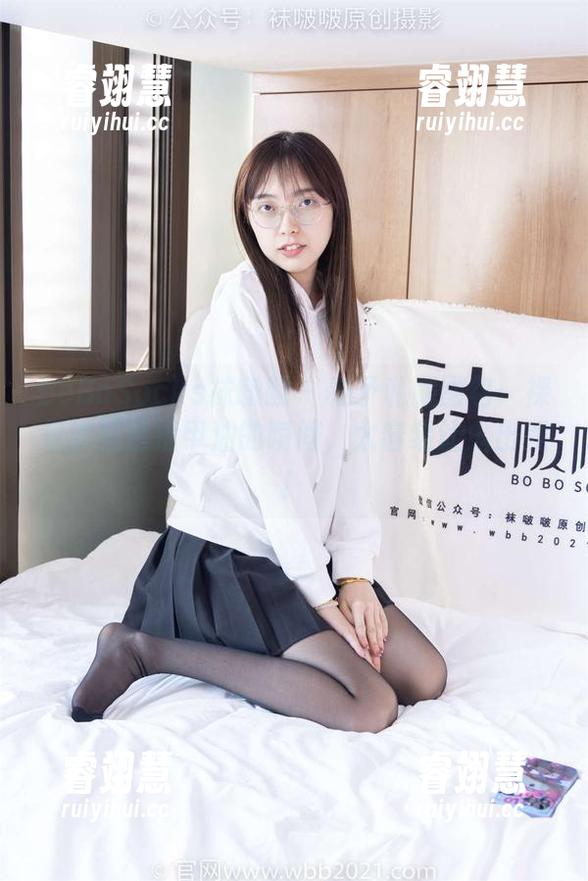 BoBoSocks袜啵啵-稚予 BoBoSocks袜啵啵 - 稚予私藏图包:裸足涂黑色指甲油的瞬间,太容易让人出戏!