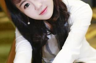GIRLT果团网 - 别小看这些脚，莫雅淇的美足写真合集里藏着惊喜！