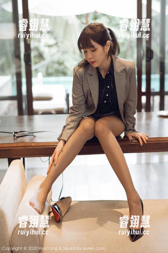HuaYang花漾-娜露selena HuaYang花漾 - 眼镜有毒—娜露selena的高清图册,透过镜片,看到另一种魅力。