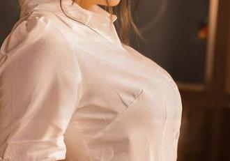 沉迷于Leah梓未的写真，真是堕落修女带我走入的奇妙境地！