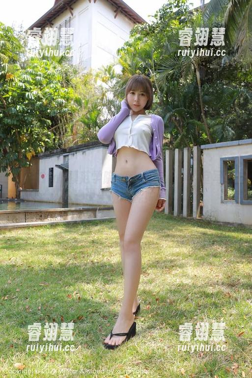 MFStar模范学院-大美妞儿 MFStar模范学院 - 大美妞儿办公室写真:谁说上班不能帅气?!