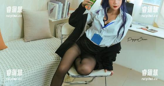 谁说福利不够？看看PoppaChan的原图镂空，保证让你惊喜连连！