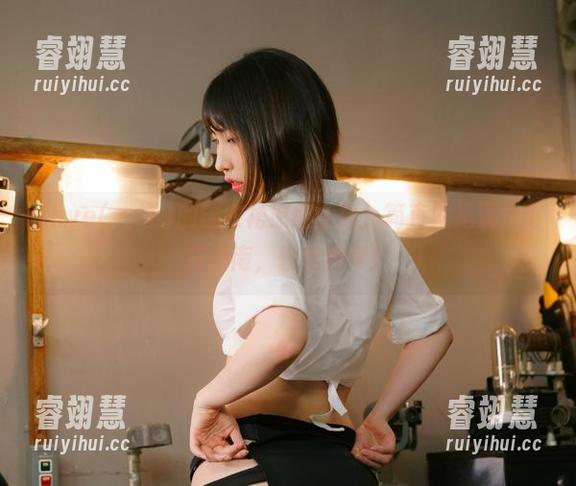 Uhye(이유혜)的连衣裙原图全集，简直就是满分穿搭指南，轻松种草！