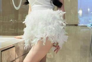 Xiuren秀人网 - 你以为的婚纱写真？伍晓丽Shirley的原图让我觉得我可能一直在错过什么。