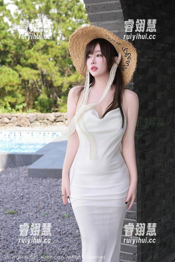 Xiuren秀人网-媃柔rourou Xiuren秀人网 - 观看媃柔rourou的写真,真是陷入了“美脚”的幻影中。