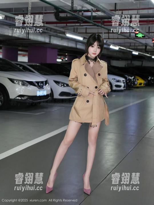 Xiuren秀人网-子纯儿Annie Xiuren秀人网 - 子纯儿Annie连体衣写真,看完我都想送她一件我的旧衣服做回馈!