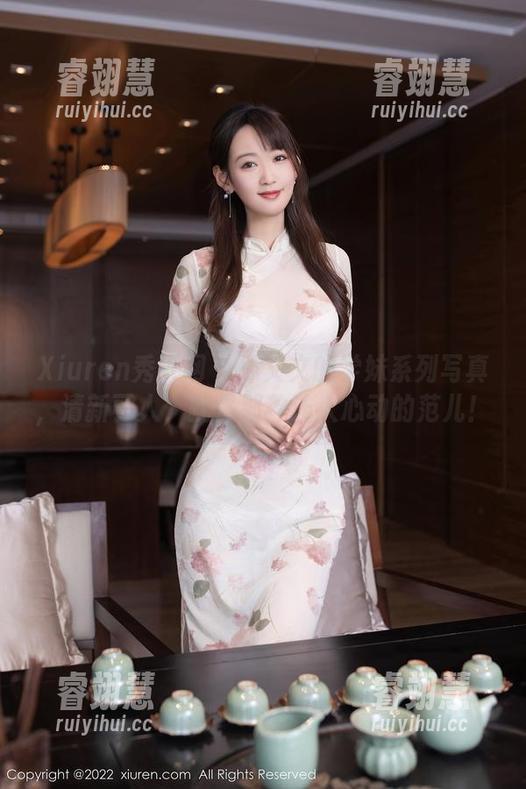 Xiuren秀人网 - 林文文的学妹系列写真，清新可人，就是那种让人心动的范儿！
