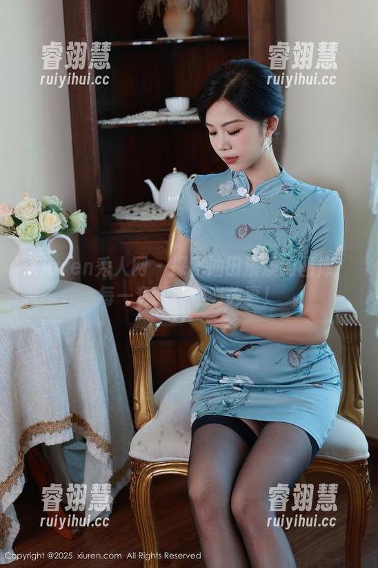 Xiuren秀人网-油田溪溪 Xiuren秀人网 - 探秘油田溪溪的图库:每一套制服都有故事!