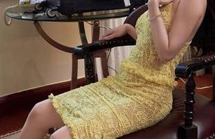 Xiuren秀人网 - 穿着拖鞋的糖豆sisi居家写真集：资源呈现出一场“不靠谱”的时尚秀！