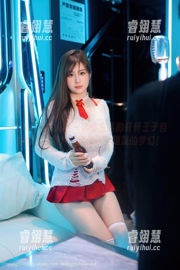 Xiuren秀人网-轩轩王子 Xiuren秀人网 - 体验生活的轩轩王子自拍合集:图片里透出一丝朦胧的梦幻!