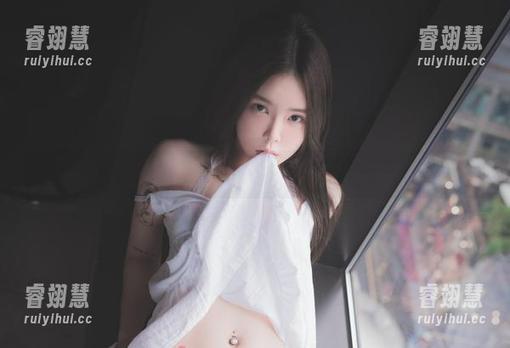 水手服照中的Yuka(유카)：下载是第一步，心动是必须的