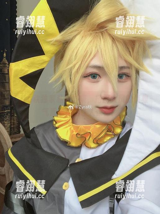 Zyra秋 Zyra秋独家私房图集,搭配大凤的优雅气质,真是让人惊艳!