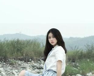 原图出炉：eloise软软的校服图集，学生时代的别样风采！
