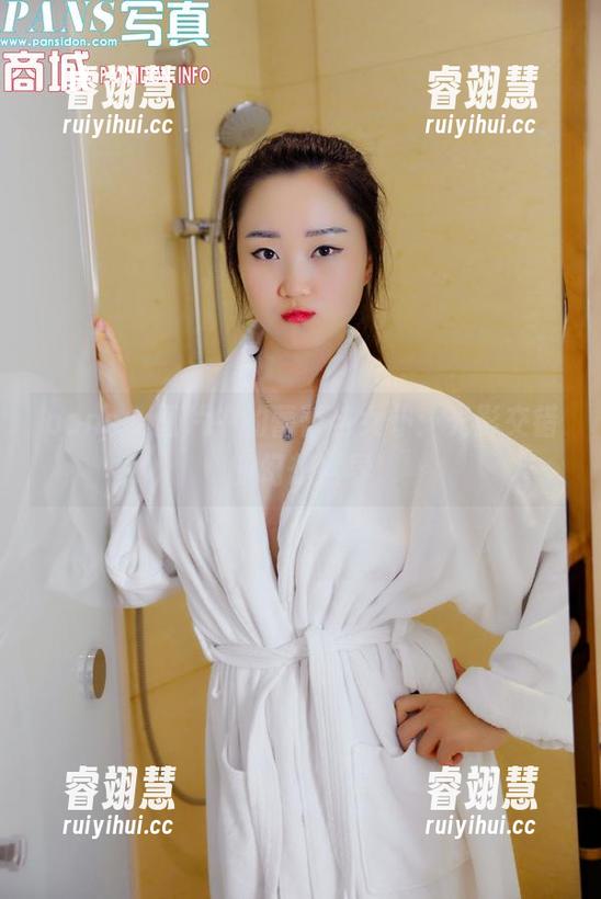 pans-蕾蕾 pans - 图片中的蕾蕾与女仆:光影交错的幻想世界