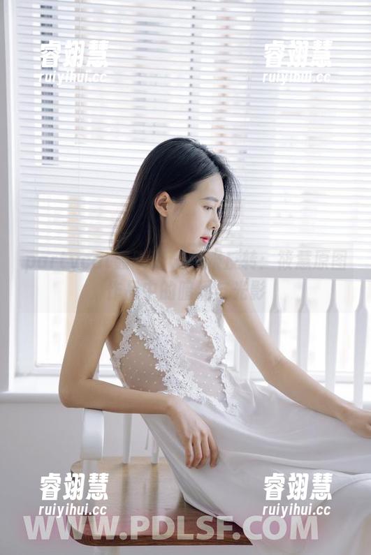 partycat轰趴猫-筱慧 partycat轰趴猫 - 校服反转:筱慧原图作品中的暗涌与光影