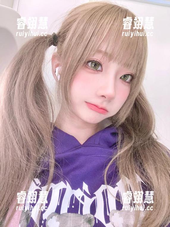 Wendy教室内的秘密：全套写真，给你不一样的课堂体验