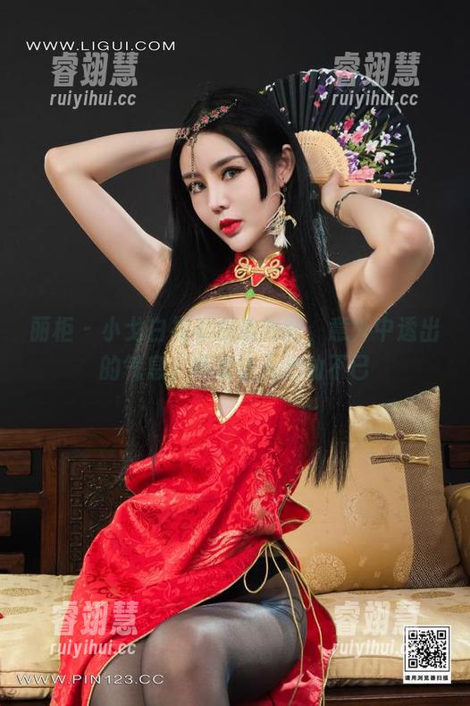 丽柜-小戈 丽柜 - 小戈白衬衫私拍原图,意外中透出的气息,真是让人心动不已