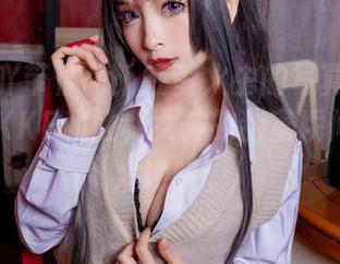 九九八吖带你飞：在萤火虫的写真集分享里，NIKKE和胜利女神的甜蜜瞬间等你来发现哦。