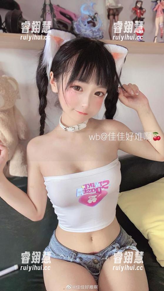 不小心翻到佳佳酱ovo的女神美图合集，感觉自己被逆袭了一波。