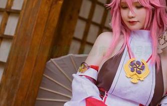 前羽rr操控光影的秘密：柴郡魔术师的写真图册纪实