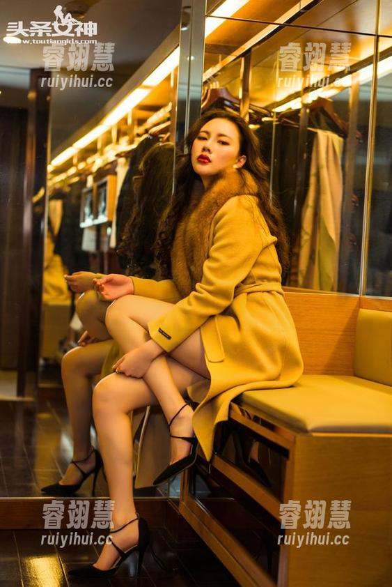 头条女神-唐嫣儿 头条女神 - 当唐嫣儿的妹妹遇上写真:这是我的艺术,你抽烟看个屁!