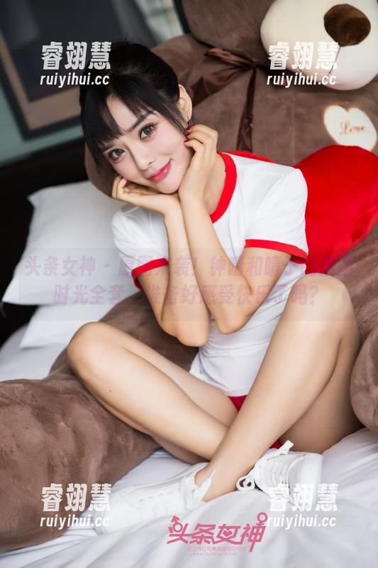 头条女神-钟晴 头条女神 - 原图来袭!钟晴和晴子的漫画时光全套,准备好感受快乐了吗?