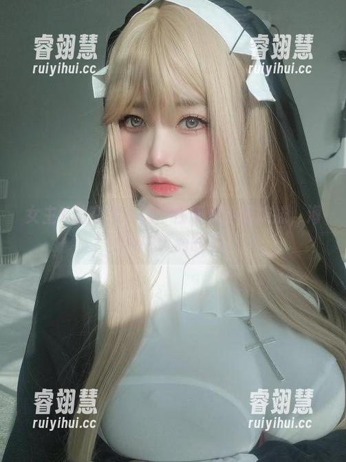 女主K 女主K的在线作品:性感水手服妹妹,海浪声中流淌的美!
