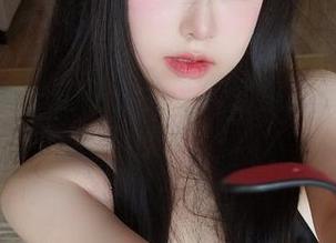 一边乘凉一边拍：女主K图集里的姐姐时光！