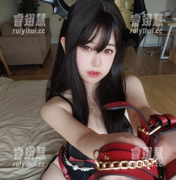 女主K 一边乘凉一边拍:女主K图集里的姐姐时光!