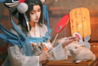 奶狮不咬人的赫萝作品：免费放送，谁会拒绝这份羞涩的诱惑呢？