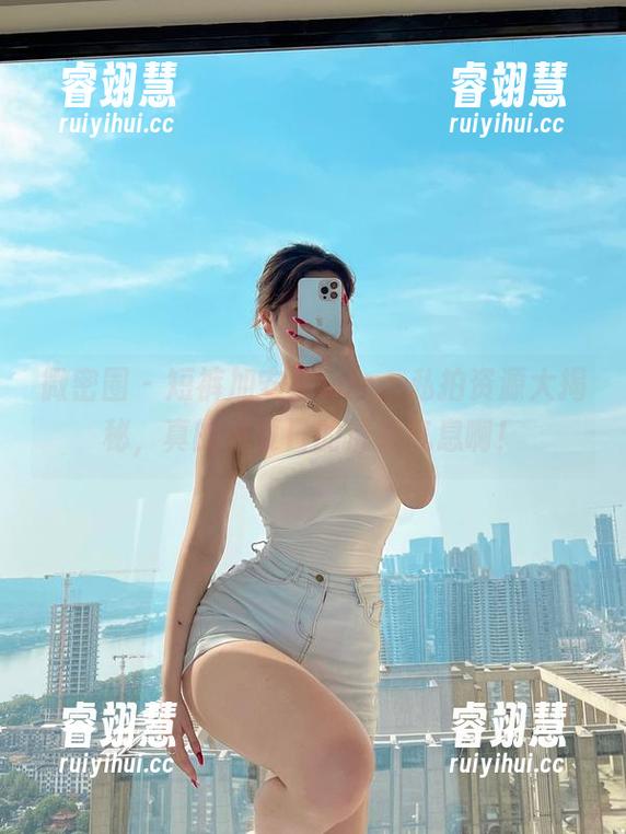 安妮yoo 微密圈 - 短裤加安妮yoo,私拍资源大揭秘,真的是夏日的清新气息啊!