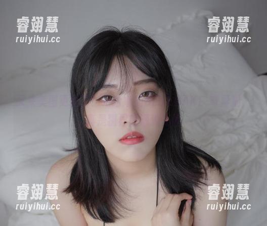 又来美图更新了！宋哈娜的BLUECAKE-奇异猫，真是猫界的潮流先锋