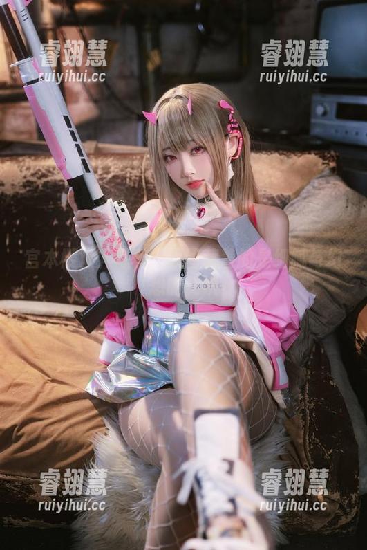 宫本樱 宫本樱双人写真:原图藏着的是细腻与幻想的交织