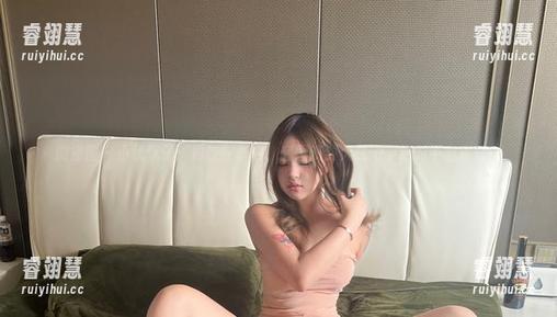 小优优子 微密圈 - 小优优子:豹纹在车内,套图资源大放送,绝对不容错过!