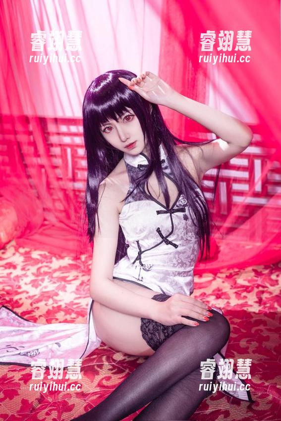 小鹿鹿shika 原图还原:小鹿鹿shika私拍中的妄想天国,真爱就在咫尺间。