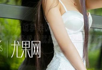 尤果网 - 听说李焱又有新更新？她的粉色作品，轻轻松松就把我拿捏得死死的。