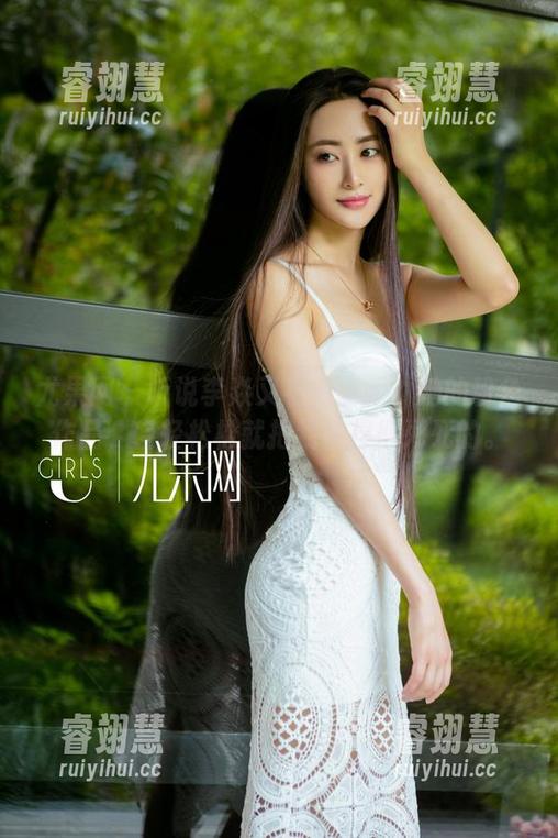 尤果网 - 听说李焱又有新更新？她的粉色作品，轻轻松松就把我拿捏得死死的。