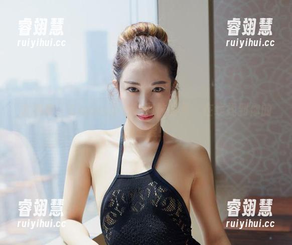 尤物馆-Seven小七 尤物馆 - Seven小七的网袜图集,在线找到你的腿上爱!