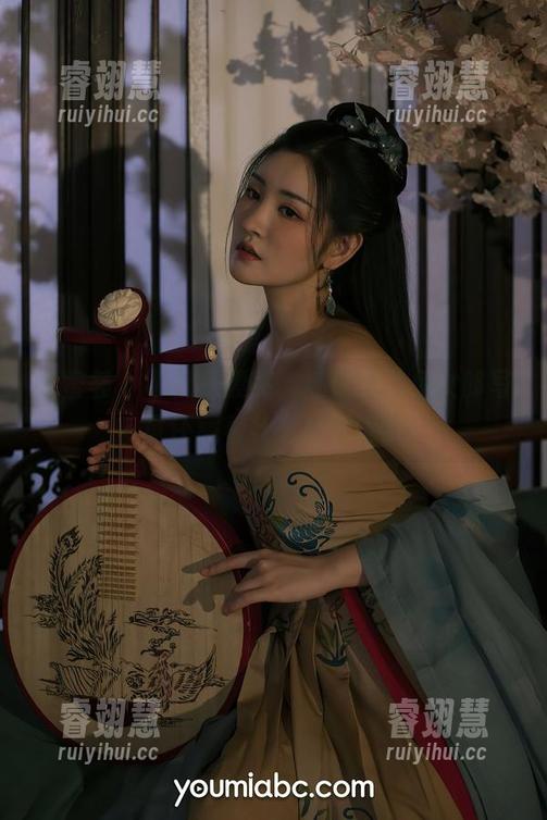 尤蜜荟-娜依灵儿 尤蜜荟 - 不只是漂亮,娜依灵儿兔女郎写真还藏着什么秘密呢?