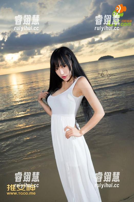 推女神-刘钰儿 推女神 - 图集分享:刘钰儿的职业装之美,让你重新定义‘正式’!