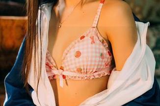 果团网 - 走入何梦兮Stacy的女王梦境：图集分享，心动的氛围
