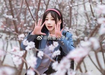 桃墨公子带你穿越黑丝世界：别错过这份作品集分享！