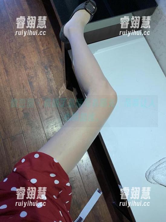 桃脱了 微密圈 - 桃脱了最新写真曝光,吊带让人心跳加速。