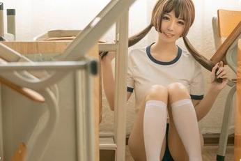 桃良阿宅长腿写真：这腿怎么这么会修饰整个画面！