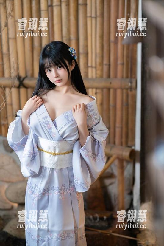 打开宁宝的小红包：桜井宁宁的写真套图，唤醒你的感官！