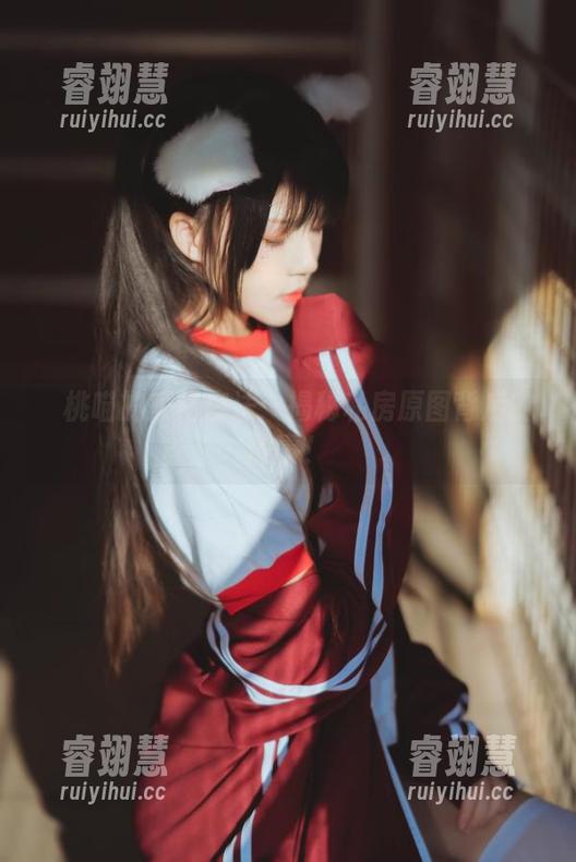 桜桃喵 桜桃喵的短裙魔法:揭秘私房原图背后的故事!
