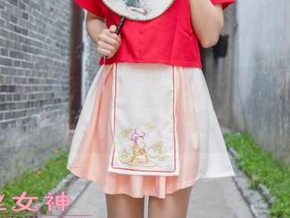梦丝女神 - 可岚的油光丝袜写真：原图不仅撩人，还有点羞耻！