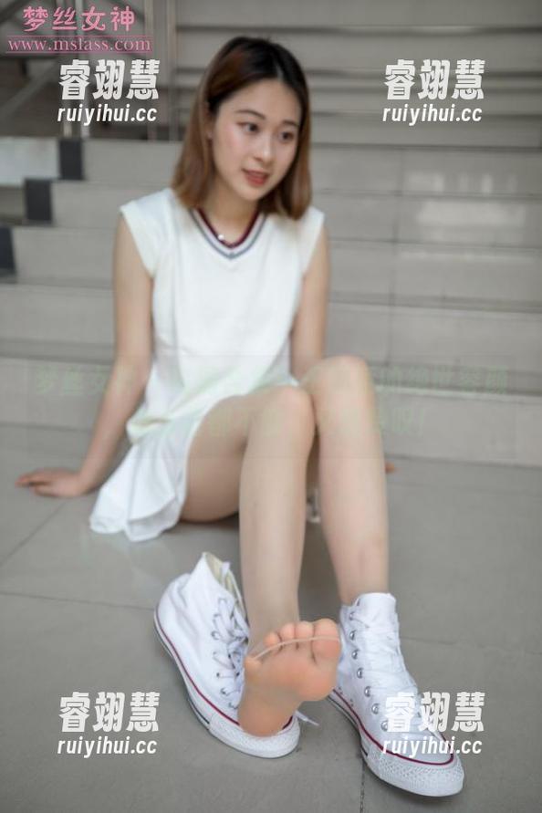 梦丝女神-王娇娇 梦丝女神 - 高清合集:王娇娇的绝世容颜,怎么看都不够,又想赞叹!