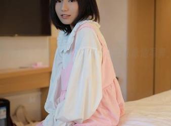 模范学院 - 冲浪还是看戏？Flower朱可儿泳池写真，你绝对值得一看！